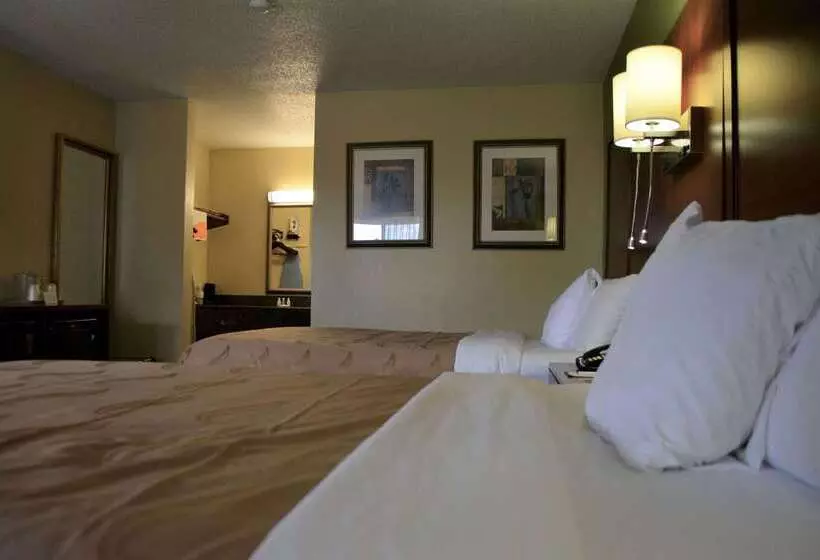 Отель Quality Inn Midtown