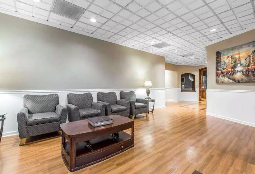 Отель Quality Inn Midtown