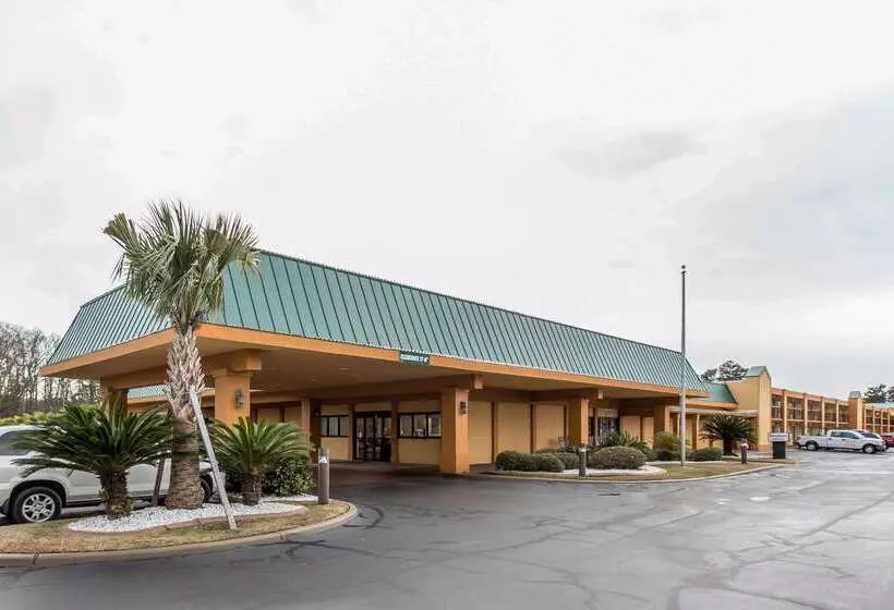 Отель Quality Inn Midtown