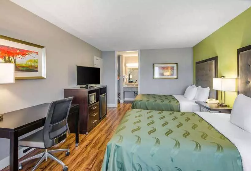 هتل Quality Inn Roanoke Airport