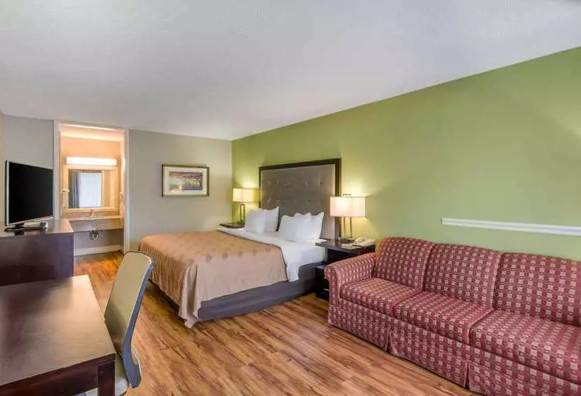 هتل Quality Inn Roanoke Airport