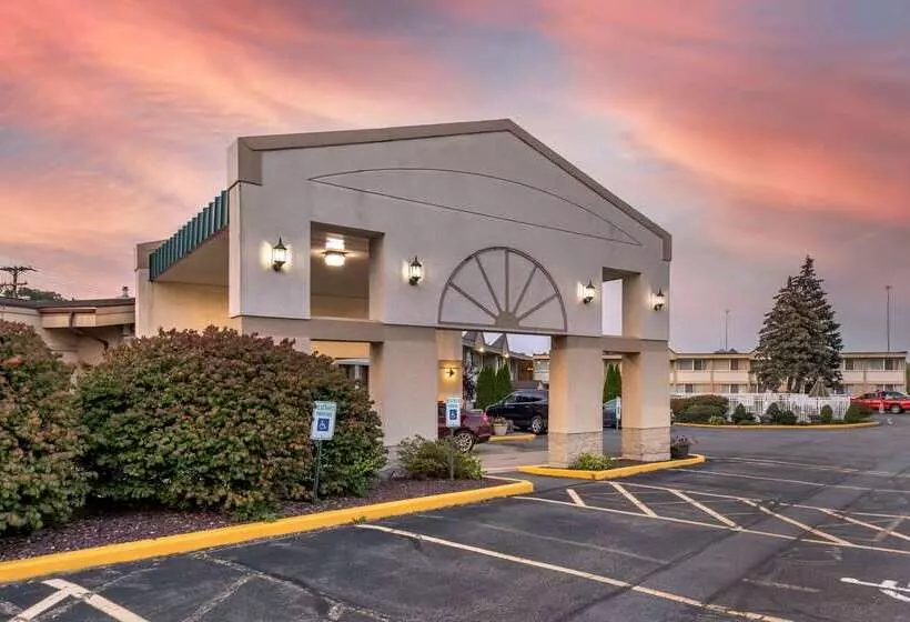 酒店 Quality Inn & Suites Vestal Binghamton Near University