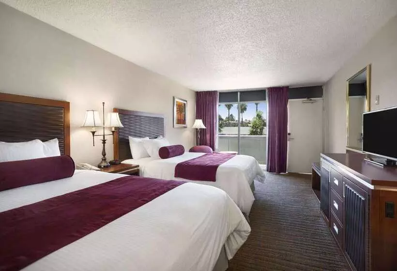 Отель Ramada By Wyndham Sunnyvale/silicon Valley
