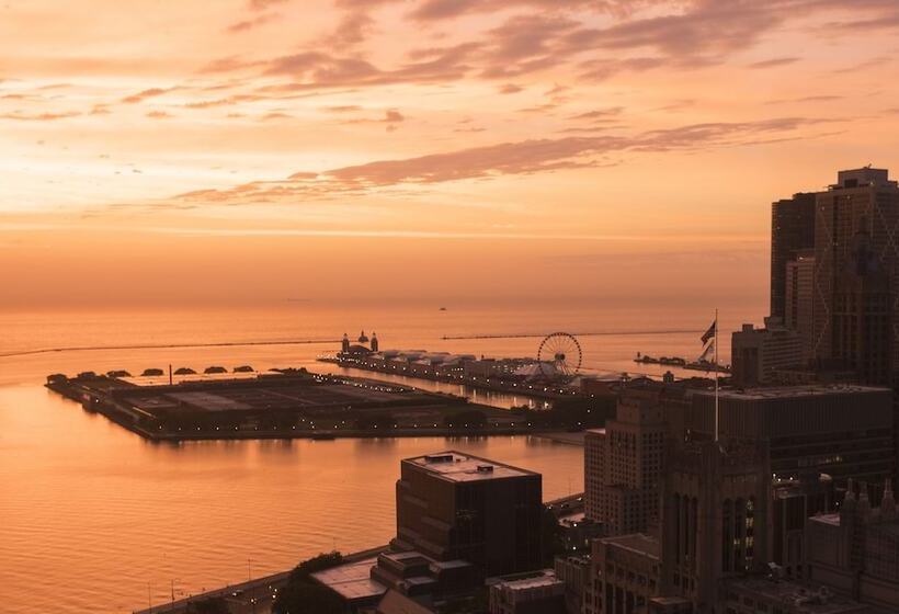 فندق The Ritzcarlton, Chicago