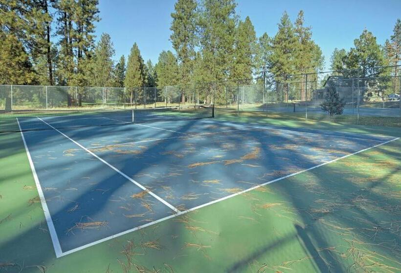 Otel Seventh Mountain Resort