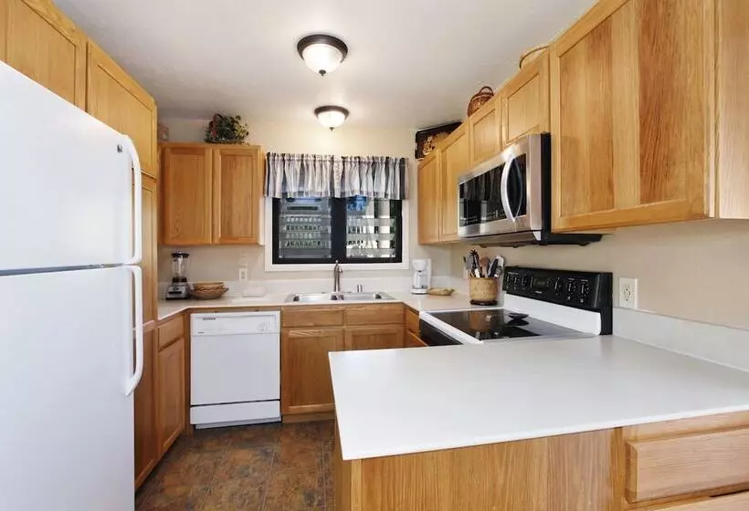 Castle Kaha Lani Resort