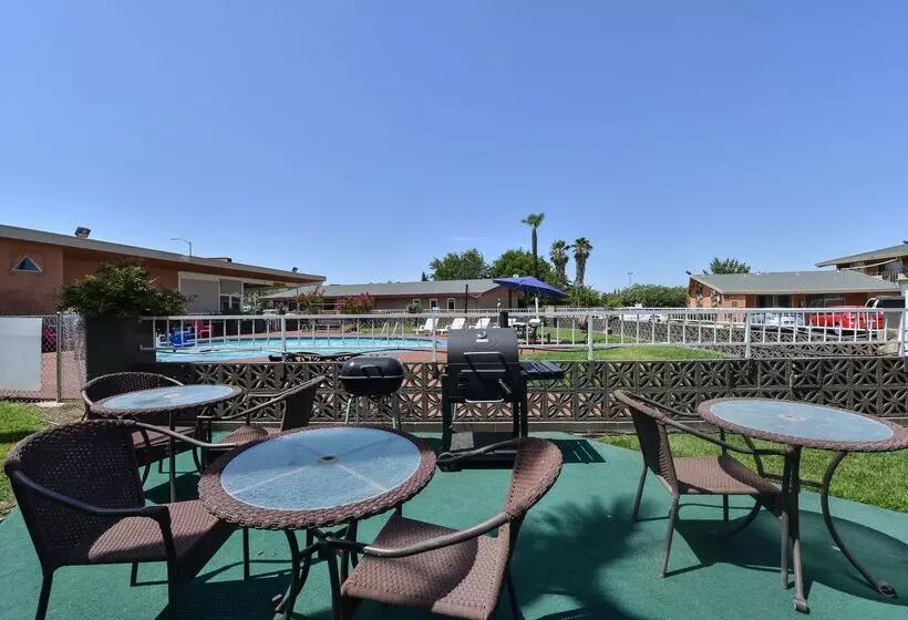 Отель Americas Best Value Inn Red Bluff