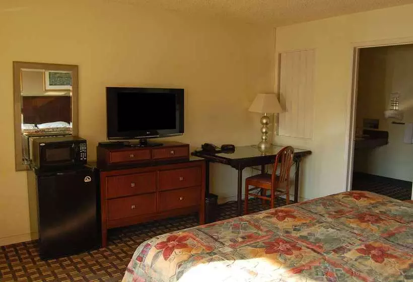 Отель Americas Best Value Inn Red Bluff