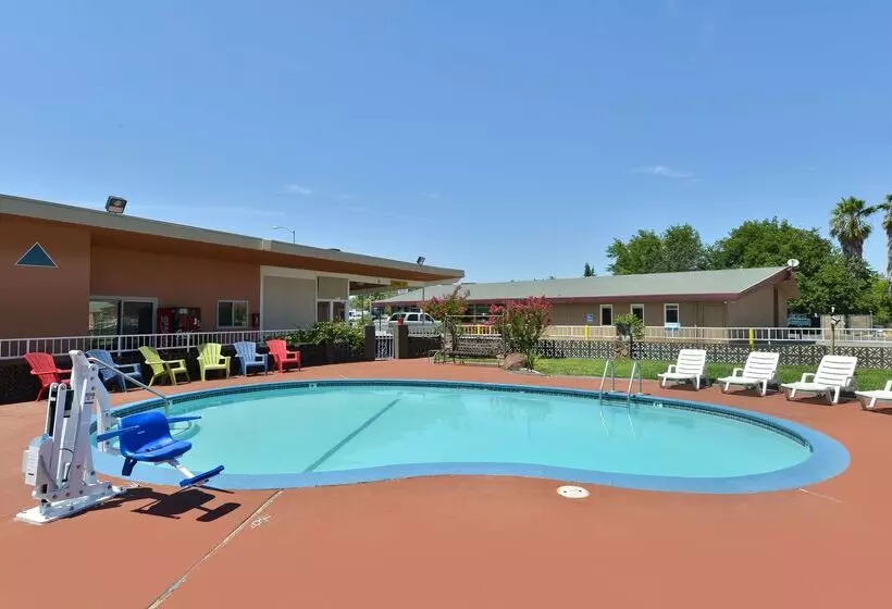 Отель Americas Best Value Inn Red Bluff