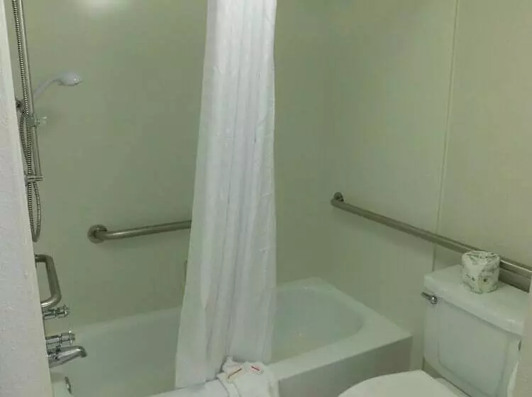 ホテル Days Inn & Suites By Wyndham Schaumburg Woodfield Mall