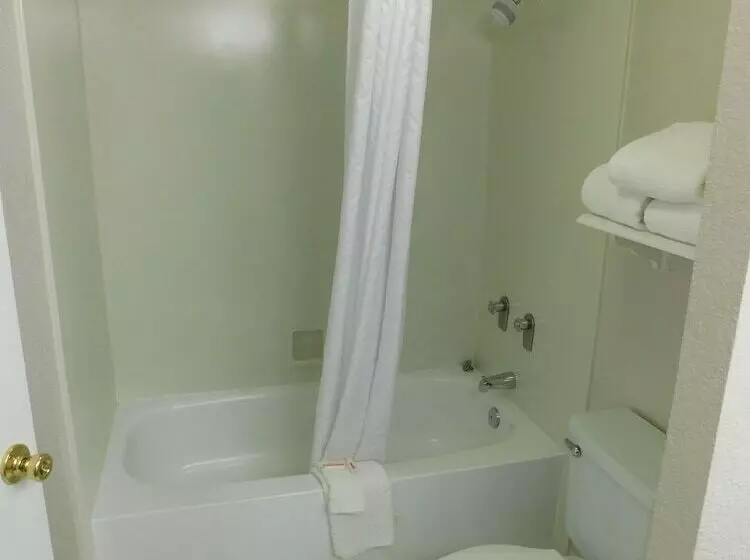 ホテル Days Inn & Suites By Wyndham Schaumburg Woodfield Mall