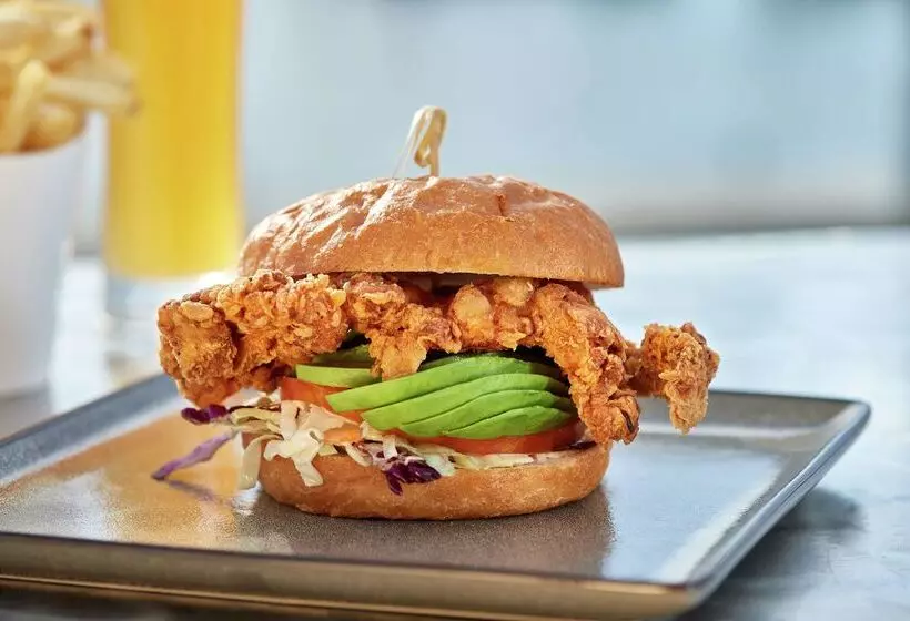 Doubletree By Hilton Hotel Berkeley Marina