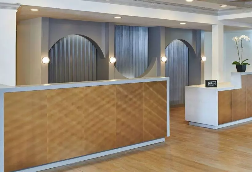 Doubletree By Hilton Hotel Berkeley Marina