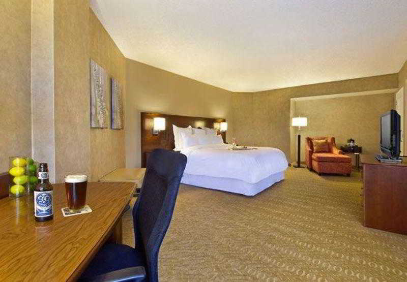 هتل Fort Collins Marriott