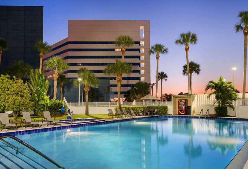هتل Hilton Melbourne, Fl