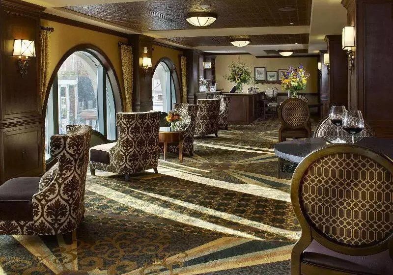 酒店 Julien Dubuque