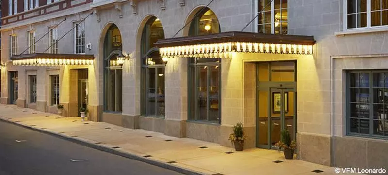 酒店 Julien Dubuque