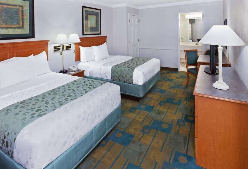 هتل La Quinta Inn By Wyndham Austin Oltorf