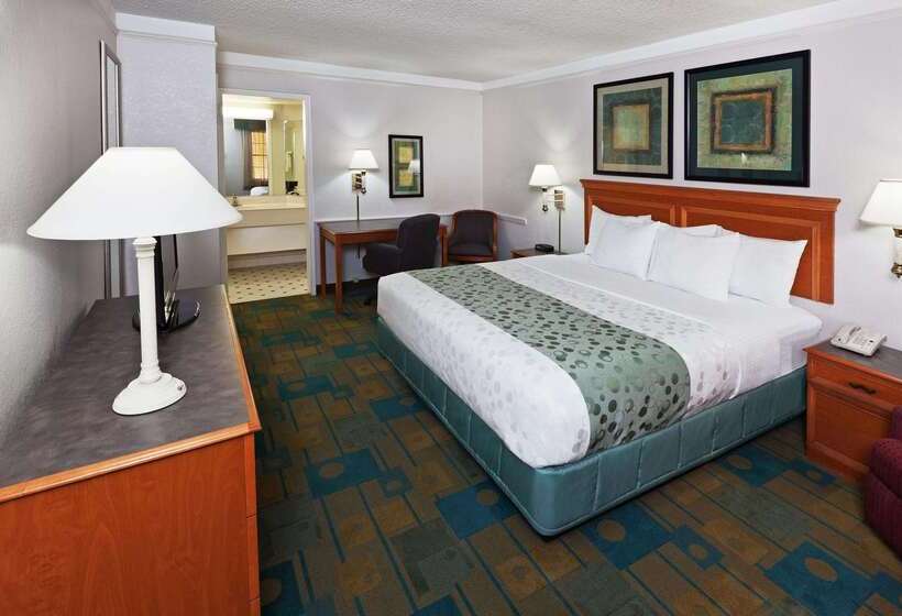 هتل La Quinta Inn By Wyndham Austin Oltorf