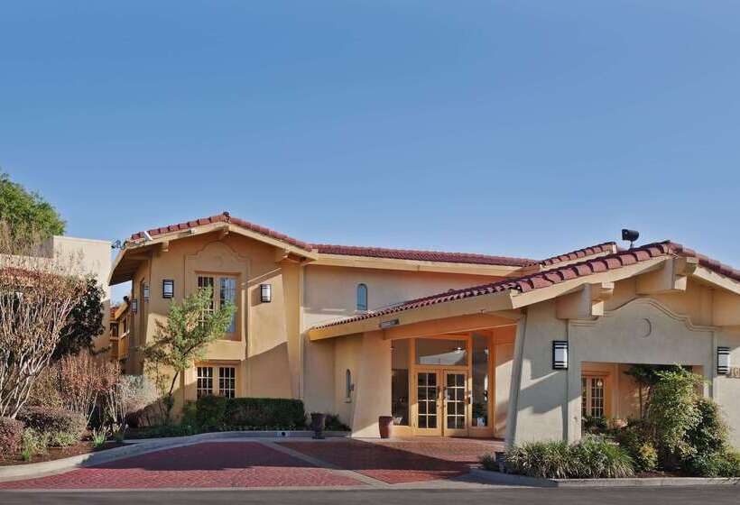 هتل La Quinta Inn By Wyndham Austin Oltorf