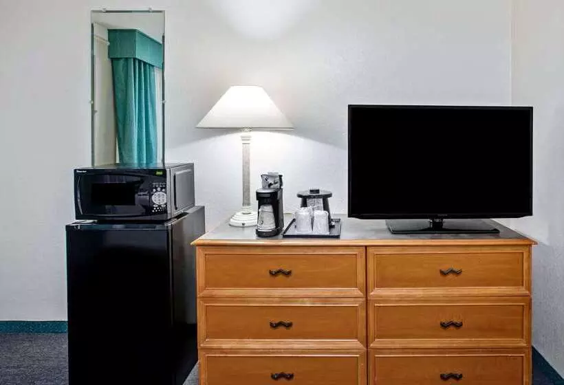 فندق La Quinta Inn By Wyndham Stockton