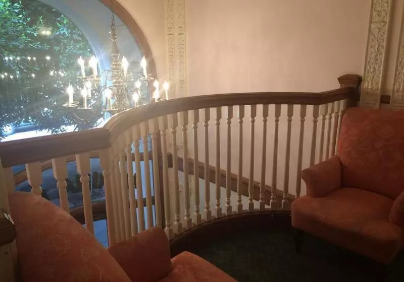 Отель Marina Inn