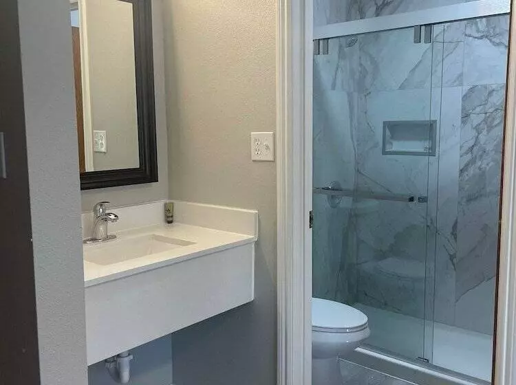 Отель Marina Inn