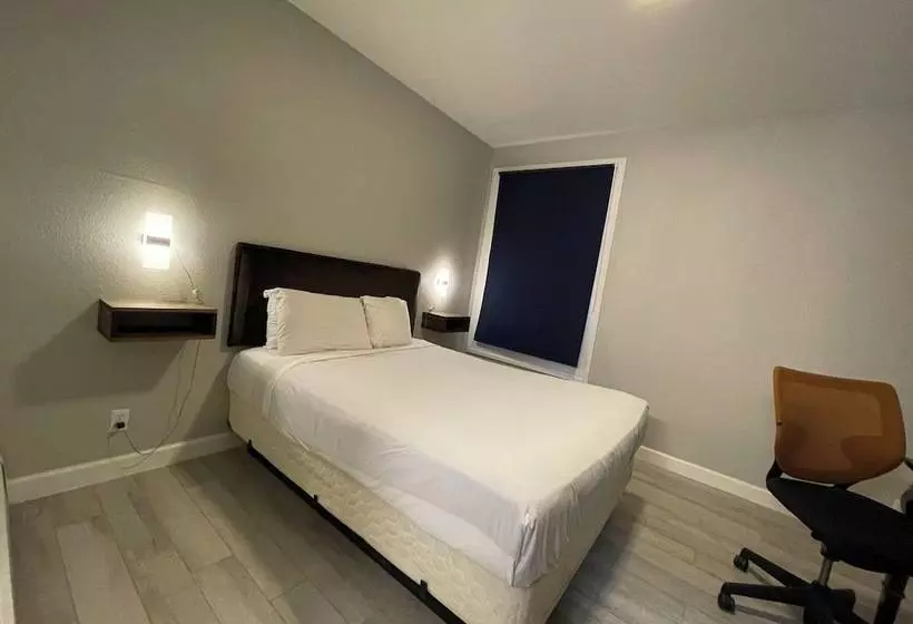 Отель Marina Inn