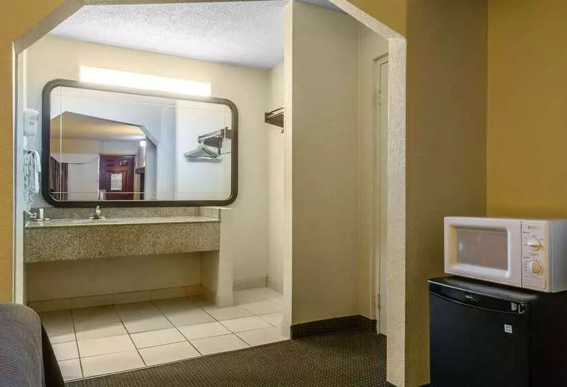 Otel Rodeway Inn & Suites
