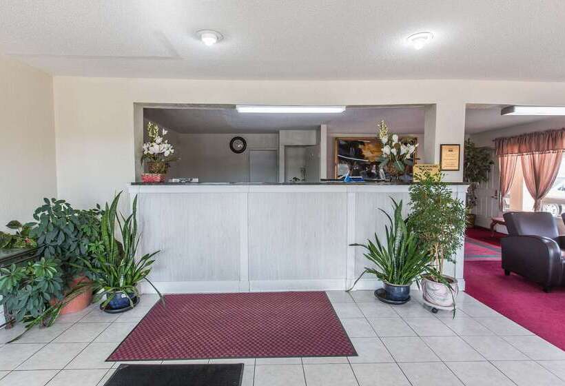 هتل Rodeway Inn & Suites