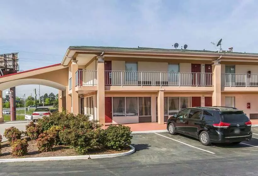Otel Rodeway Inn & Suites