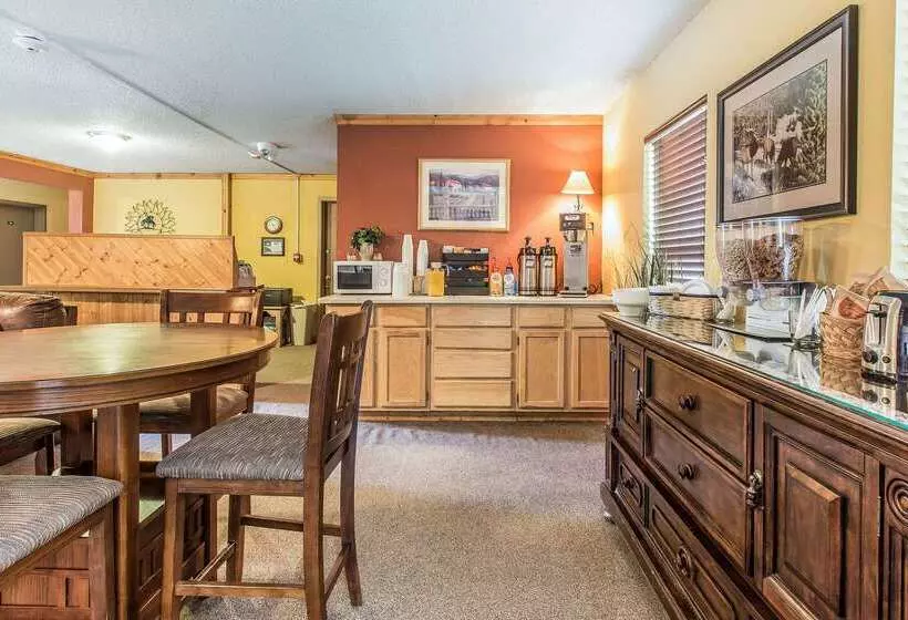 Отель Rodeway Inn