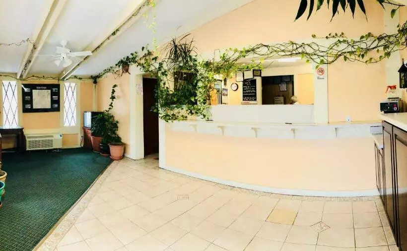 בית מלון כפרי Smyrna Inn