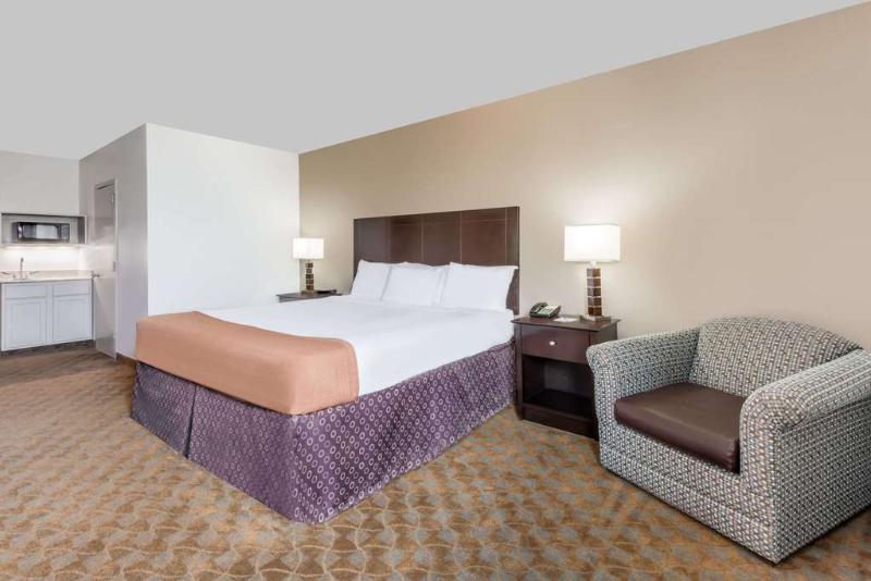 Surestay Plus Hotel By Best Western Lubbock Medical Center