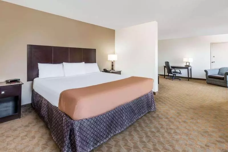 Surestay Plus Hotel By Best Western Lubbock Medical Center