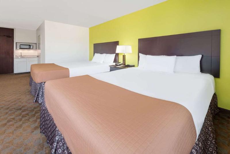 Surestay Plus Hotel By Best Western Lubbock Medical Center