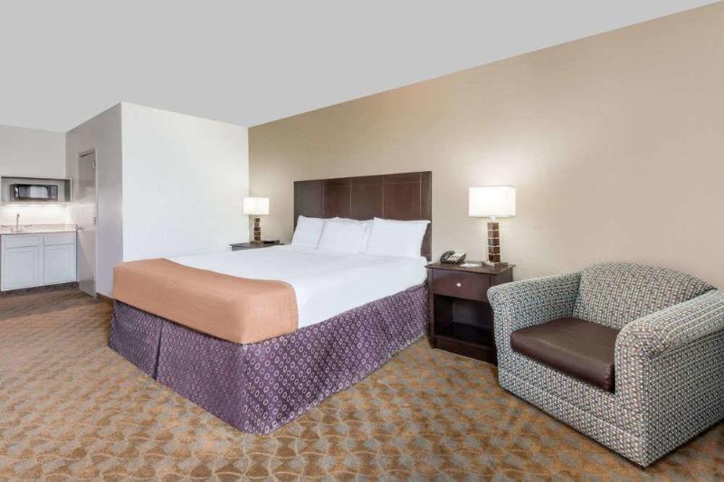 Surestay Plus Hotel By Best Western Lubbock Medical Center