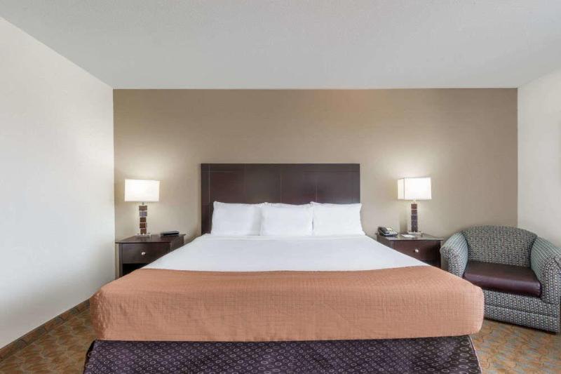 Surestay Plus Hotel By Best Western Lubbock Medical Center