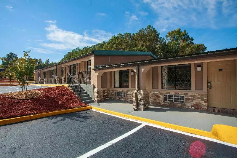 酒店 Travelodge By Wyndham Macon West