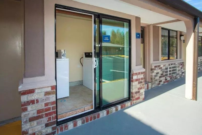 酒店 Travelodge By Wyndham Macon West