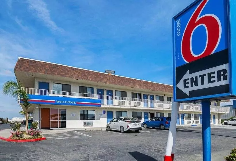 Motel 6 Lost Hills / Buttonwillow Racetrack