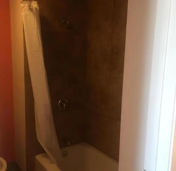 Motel 6 Lost Hills / Buttonwillow Racetrack