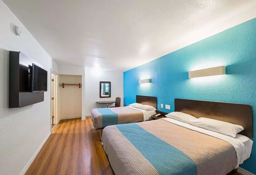 Motel 6grand Prairie, Tx  Interstate 30