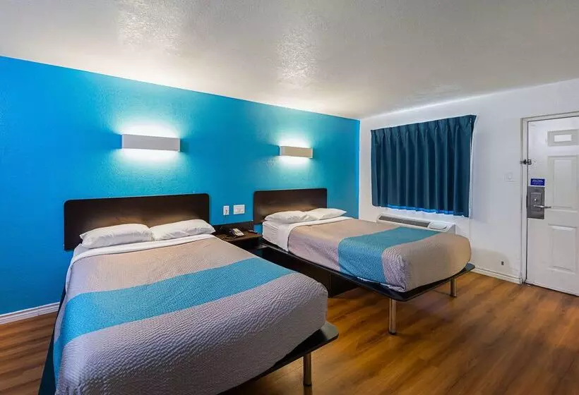 Motel 6grand Prairie, Tx  Interstate 30