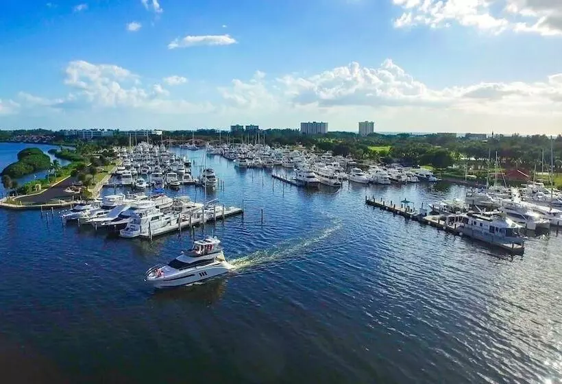Resort At Longboat Key Club