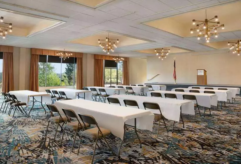 בית מלון כפרי Baymont By Wyndham Bremerton Wa