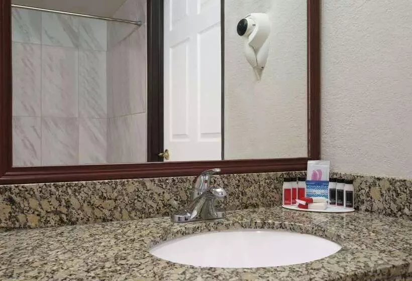 בית מלון כפרי Baymont By Wyndham Bremerton Wa