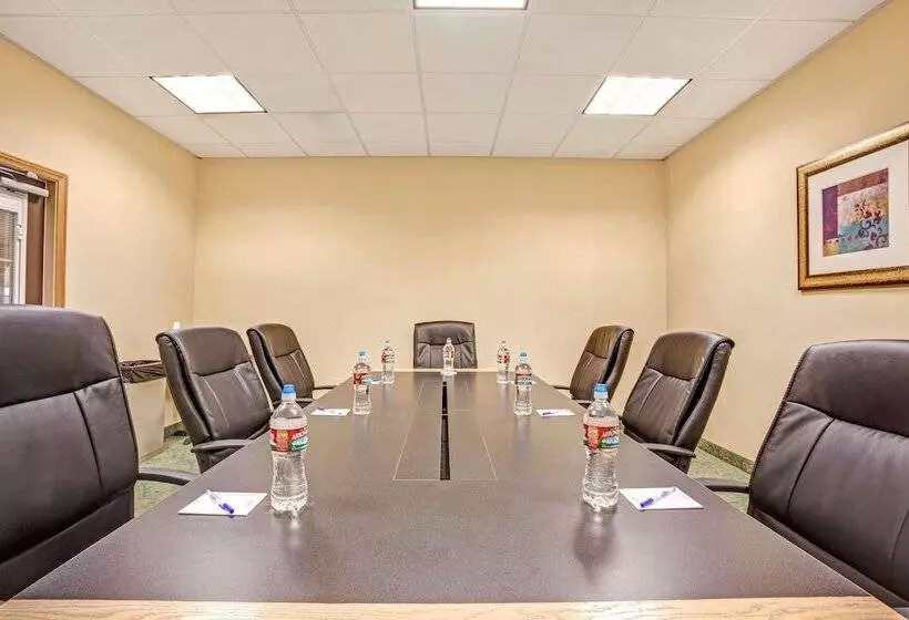 בית מלון כפרי Baymont By Wyndham Bremerton Wa