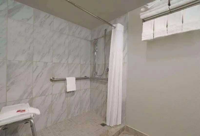 בית מלון כפרי Baymont By Wyndham Bremerton Wa