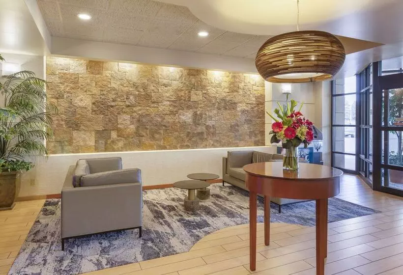 هتل Best Western Plus Butte Plaza Inn